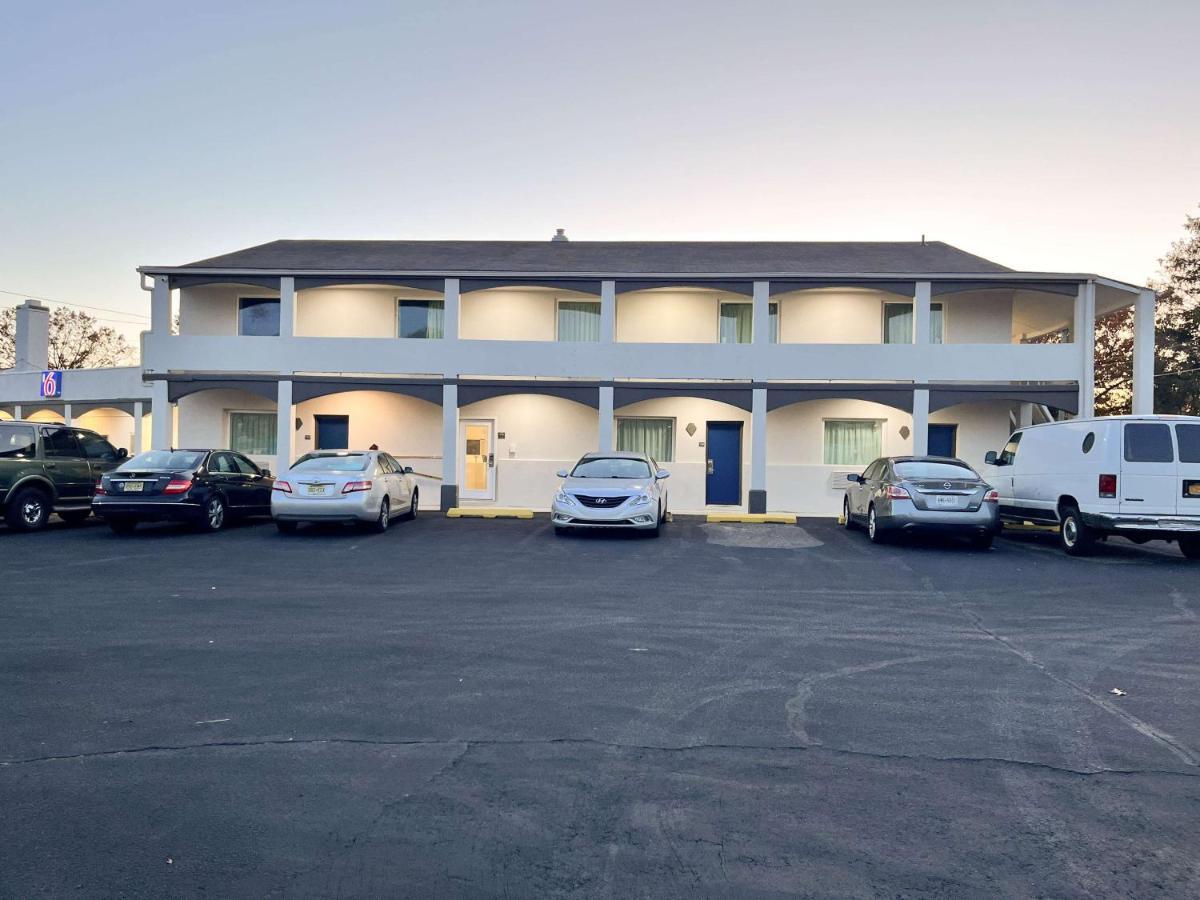 Motel 6 Williamstown Dış mekan fotoğraf